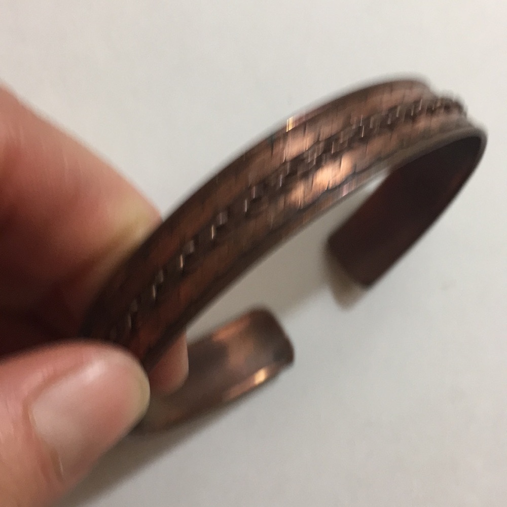 💋Copper Cuff bracelet twist detail 7” length - Picture 5 of 7
